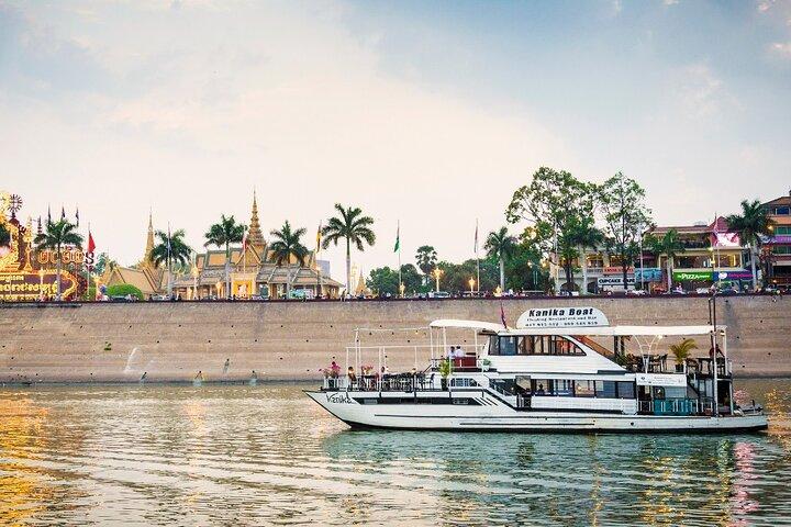 4-gangen Mekong River Dinner Cruise met Kanika Boat