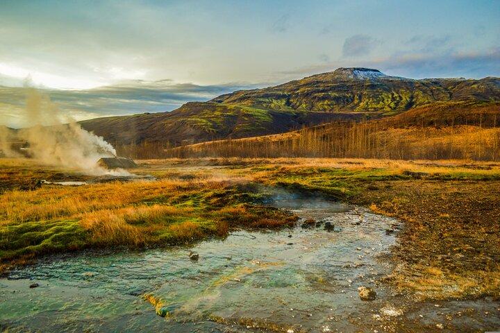 Insightful tour di un'intera giornata al Golden Circle con un autista