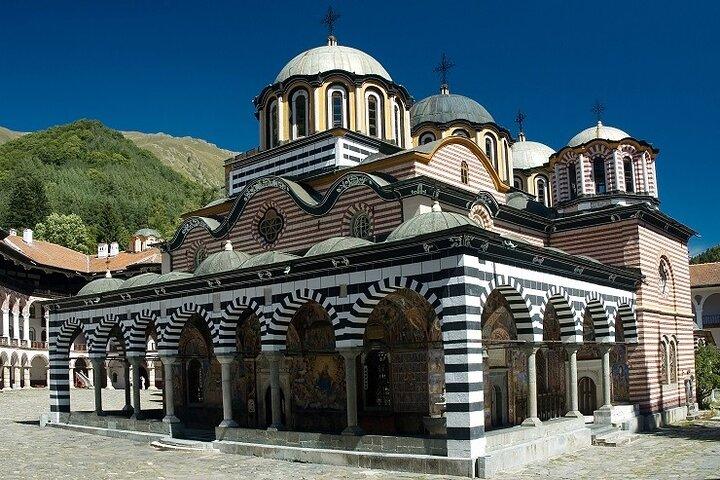 Private Transfer From Sofia to Bansko with Rila Monastery Visit