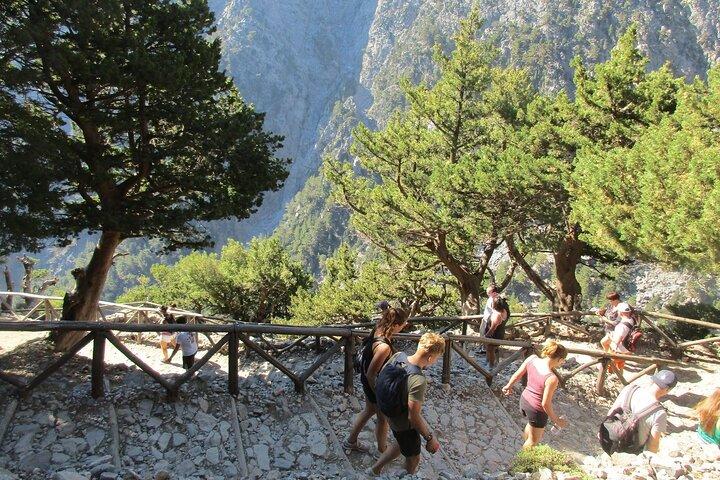 Samaria Gorge Trek: Full-Day Excursion from Rethymno with Guide