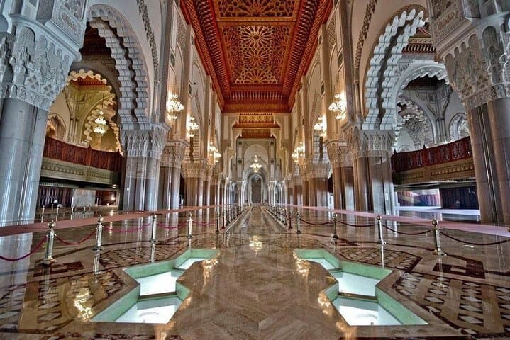 Guided tour mosque hassan2, ticket included, skip the line