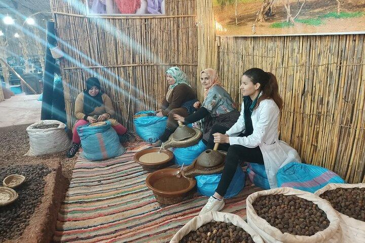 Heldagstur till Ourika Valley Berber Village och Atlas Mountain