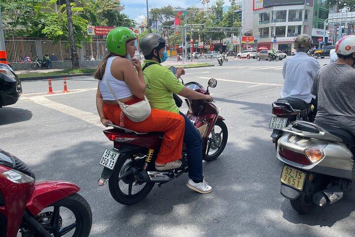 Good Morning Saigon Tour em moto e scooter