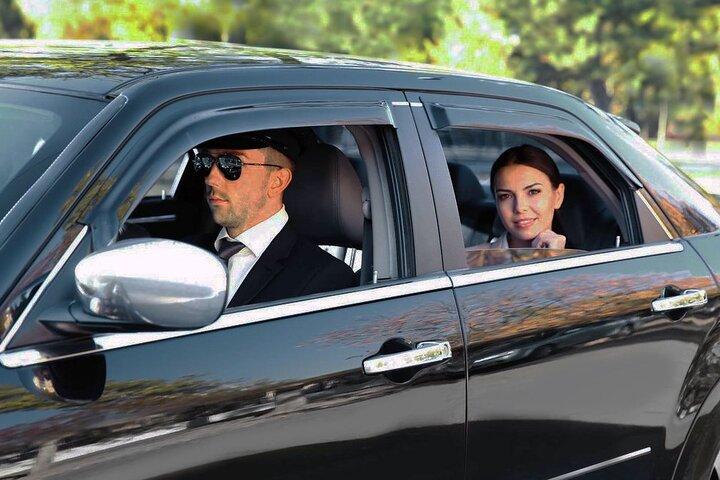 Privater Transfer von Paris nach CDG oder ORLY Flughäfen