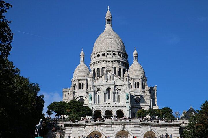 Half-day Walking tour with Fun Guide & Arc du Triomphe Tickets