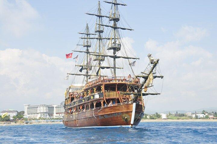 Passeio de barco lateral Manavgat com almoço e bebidas ilimitadas