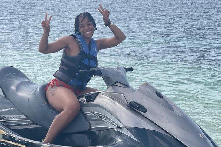 Jet Ski e Margaritaville vibrazioni diurne.