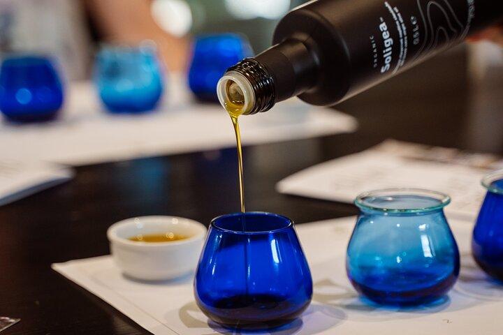 Tour privato di Corinto e degustazione di olio d'oliva da Atene