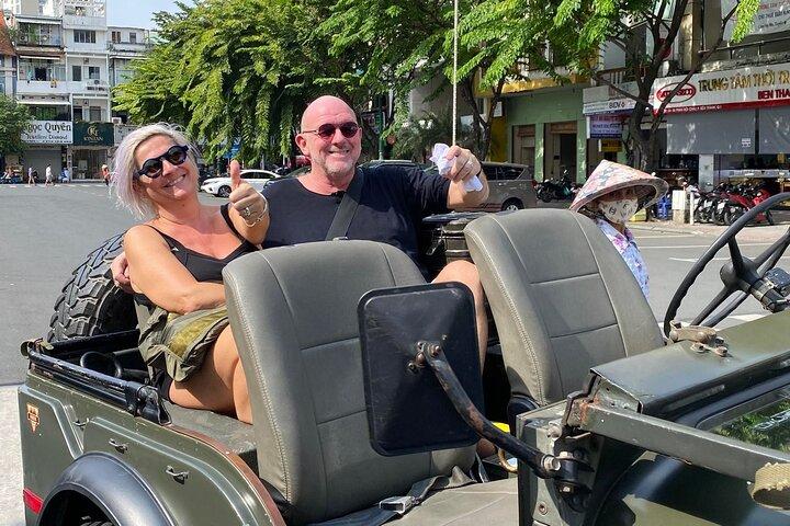 Tour di mezza giornata di Ho Chi Minh City su Jeep dell'esercito restaurato