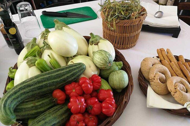 伝統的なコウジナ サントリーニ料理体験
