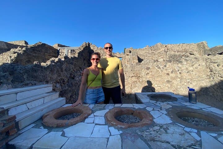 2 Hours Pompeii Group Tour with Archaeologist Guide and Skip the Line