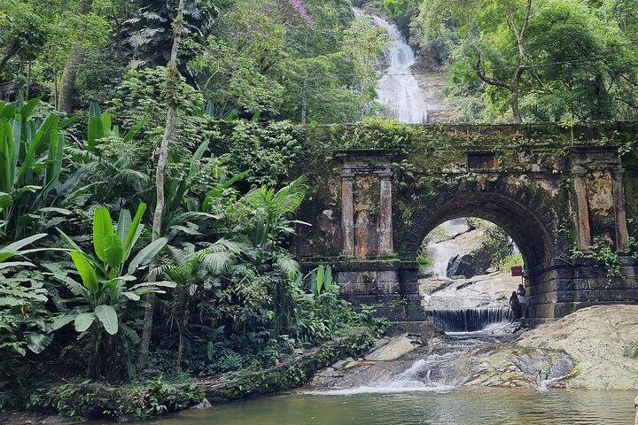 Explora lo mejor de Tijuca Forest – Caminata a Picos, Cuevas y Cataratas