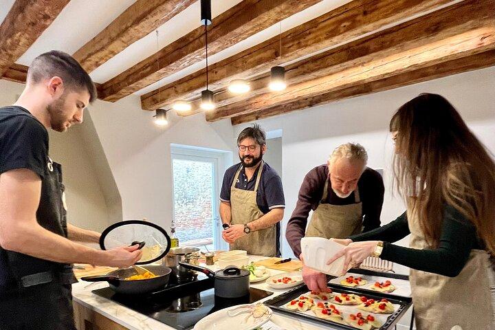 Excursão de mercado e aula de cozinha com um chef veneziano local
