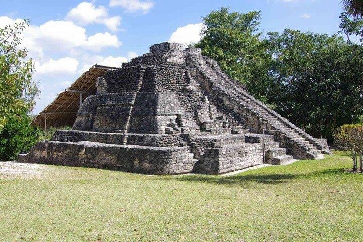 Visite privée des temples mayas et de la plage de Chacchoben