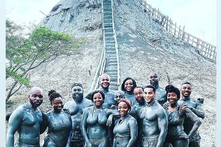 Halvdagstur Totumo vulkan og Pink Hav med frokost