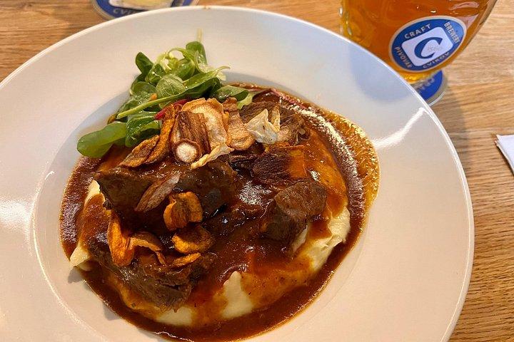 ユネスコプライベートボヘミアンクリスタル＆グラスツアー、ランチ＋地ビール