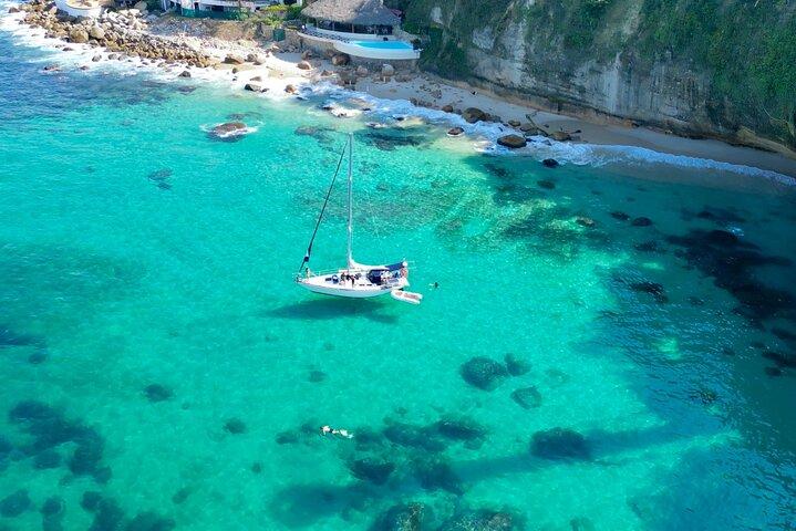 Crociera privata a vela di mezza giornata Puerto Vallarta con snorkeling