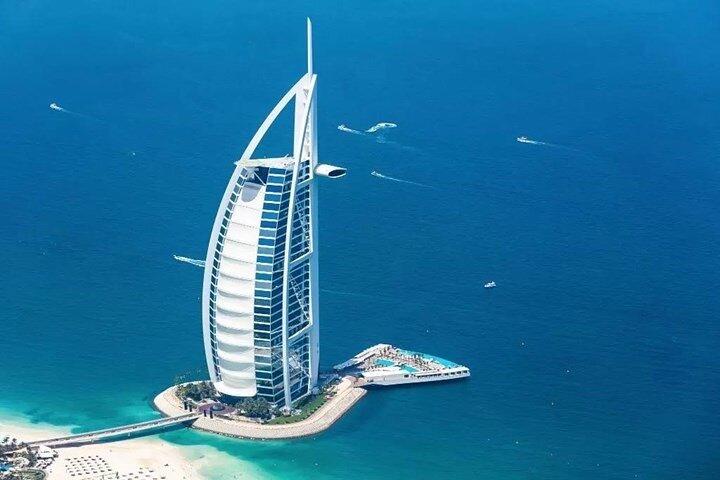 Dubai Midday in Spagnolo, portoghese