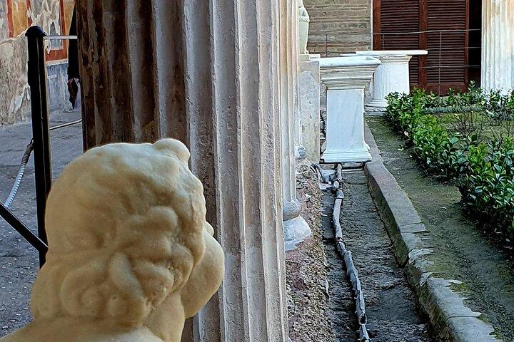 The beautiful Pompeii, two-hour tour to discover the hidden places of the city