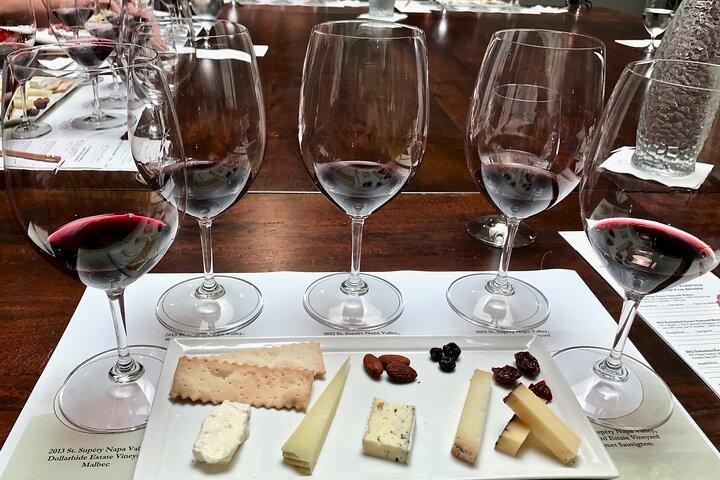 Ganztagestour in Paris mit Louvre und Weinprobe