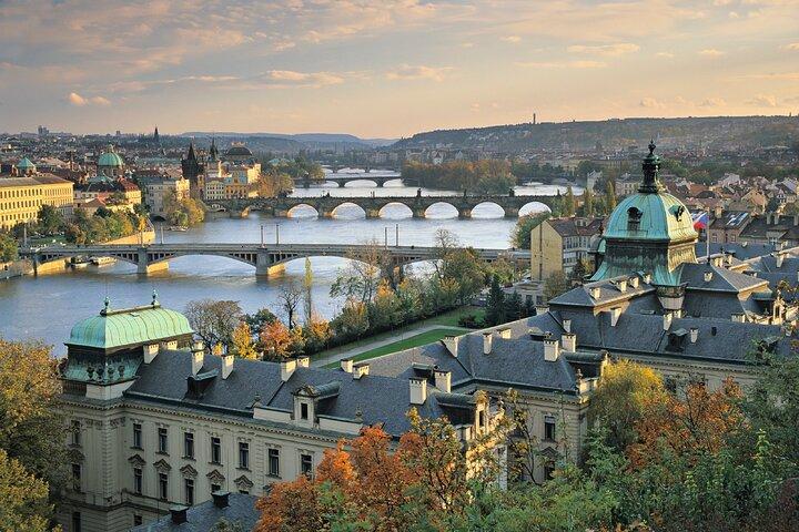 Historisk Prag Guidet E-Bike Tour