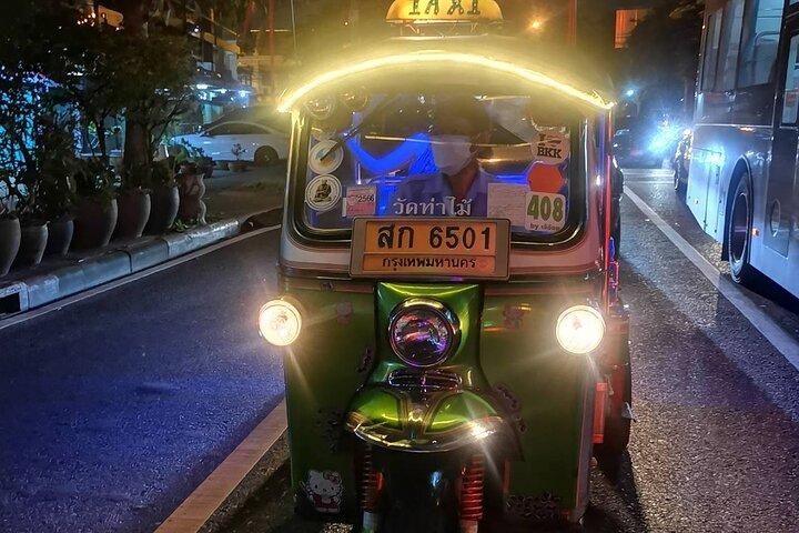 Tour gastronomico premium di Bangkok Tuk Tuk di notte