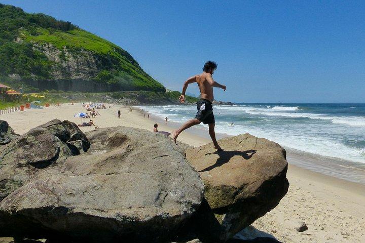 Pedra do Telégrafo Hiking & Relax in a Wild Beach