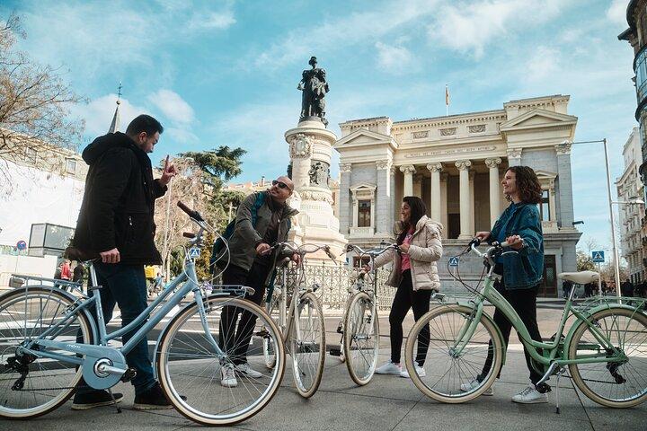 Madrid : City Highlights Guided Vintage cykeltur