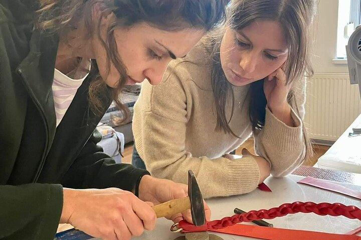 Taller de artesanía en cuero en Tbilisi