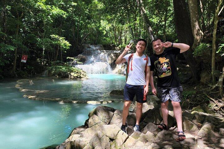 Excursão privada exclusiva Kanchanaburi Erawan e Bamboo Rafting