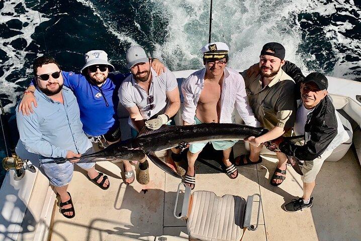 Esperienza di pesca privata di 5 ore nell'incrociatore a Cabo San Lucas