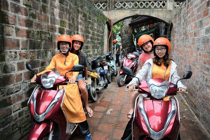Von Frauen geführte Motorradtour durch Hanoi: Halbtägige Stadtrundfahrt durch Hanoi