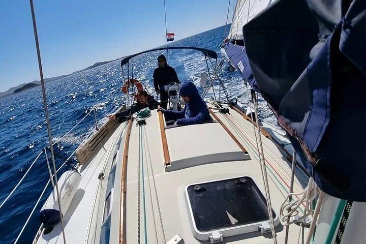 Vanuit Zadar: Privé halve dag zeiltocht