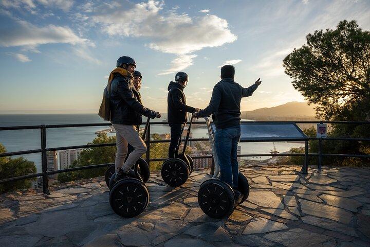 Tour della città di Malaga Tour monumentale in Segway di 2 ore