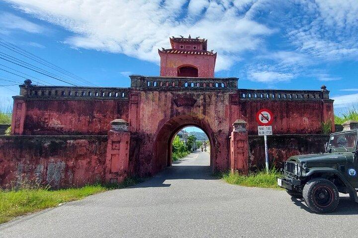 ヴィンテージ ジープ/モダン SUV で行くニャチャン アドベンチャー & カントリー ツアー
