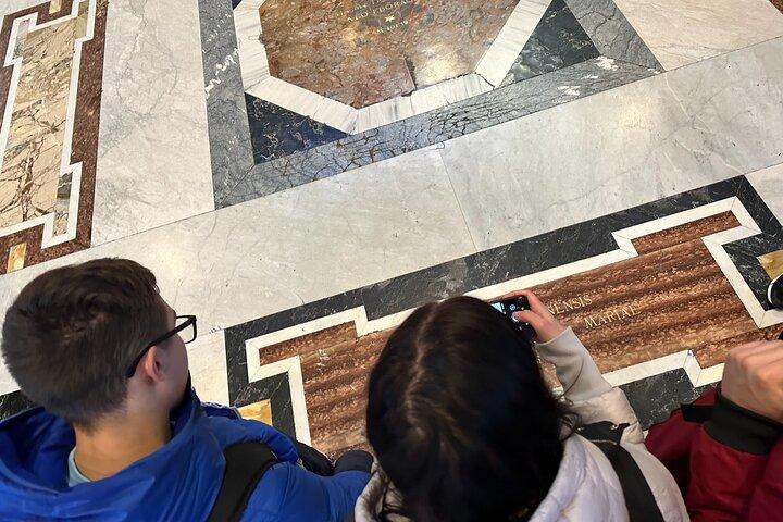 Det bedste fra St Peter Basilica skattejagt for børn og familier