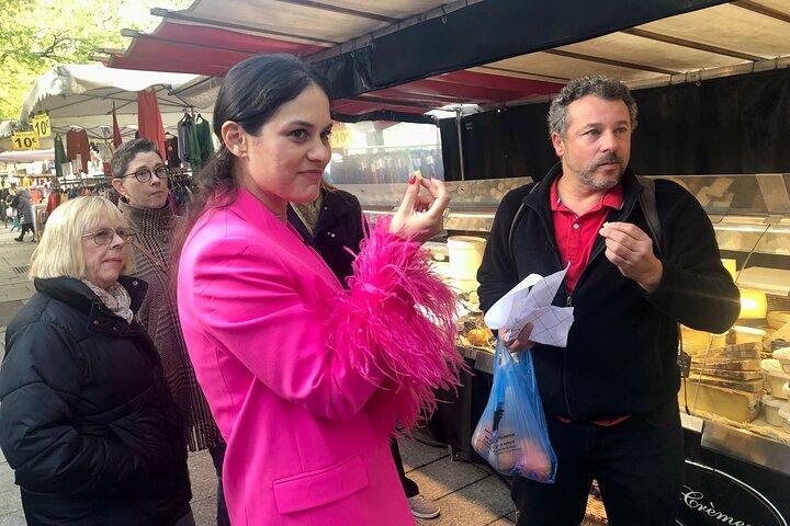 地元のフランス市場を散策してピクニックをする