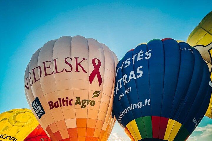 Heißluftballonflug Vilnius, Trakai mit Transfer & Shampagne