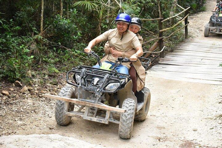 完全な共有 ATV ツアー ホース ジップ ライン セノーテとランチ
