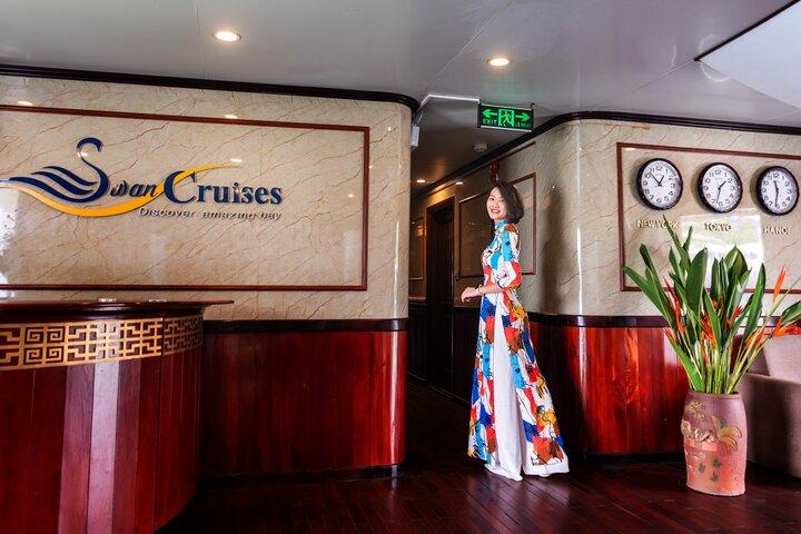 Impresionante Halong y Bai Tu Long Bay con Swan Cruise 2 días 1 noche