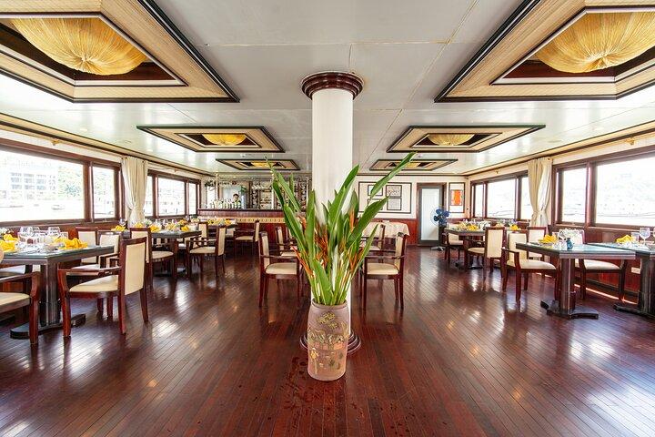 Impresionante Halong y Bai Tu Long Bay con Swan Cruise 2 días 1 noche