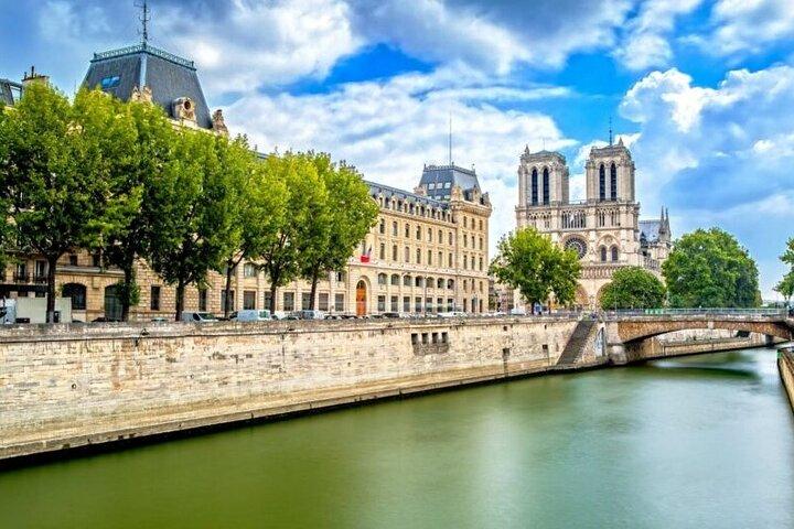 Paris Notre Dame & Île de la Cite: Max 6 personer Gruppe eller privat