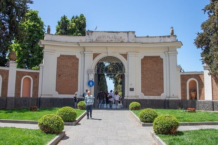 Pompeii and Herculaneum day trip from Naples
