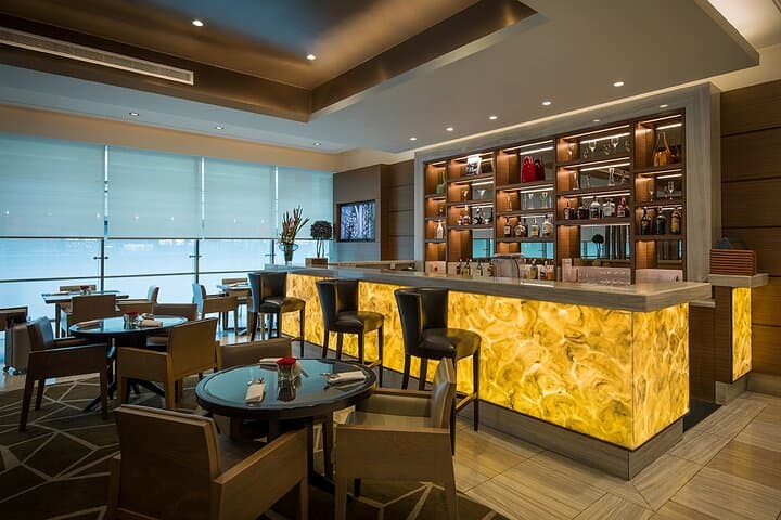 Dubai International Airport (DXB) T3/T1/T2 VIP Lounge Access