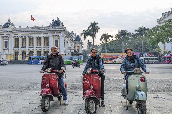 Hanoi Voltar Ruas Cidade Vespa Tours com Guia Feminino