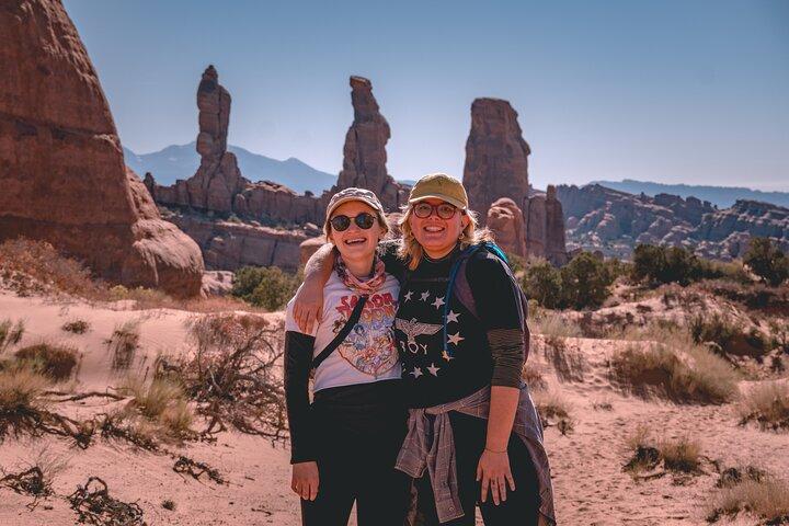 Arches Full Day Small Group Tour & Hike