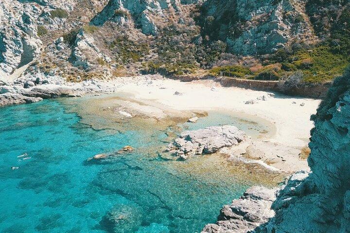 Tropea, tour exclusivo en barco. Sólo tú y tu familia; 4 horas