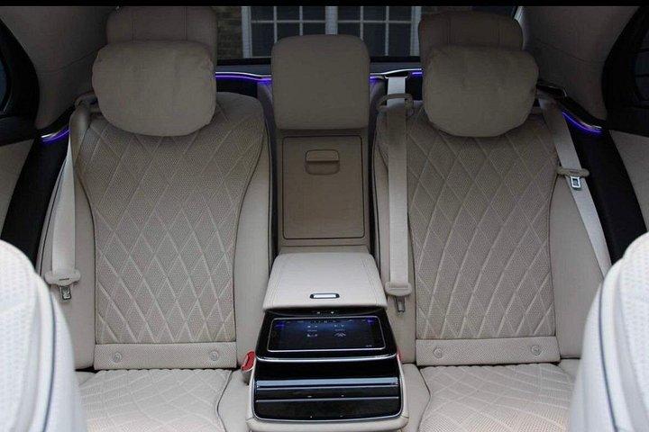 Private Limo Transfer Services fra Heathrow Lufthavn til Edinburgh