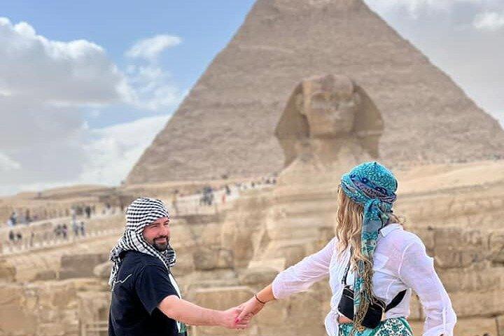 Private Cairo Layover to Giza pyramids and Sphinx