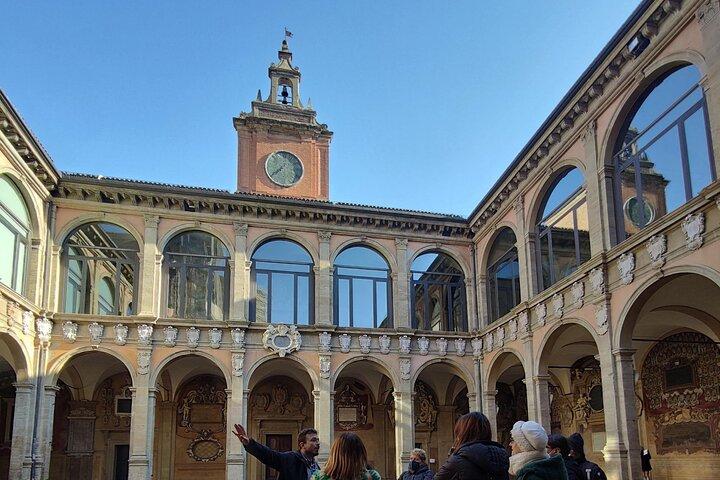 Best of Bologna in one day: Food, architecture, art and history